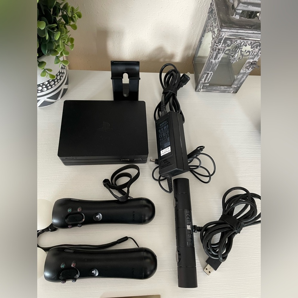 Genuine PS4 Sony Playstation VR CUH-ZVR2 Processor Unit, 2 wands, sensor w/stand